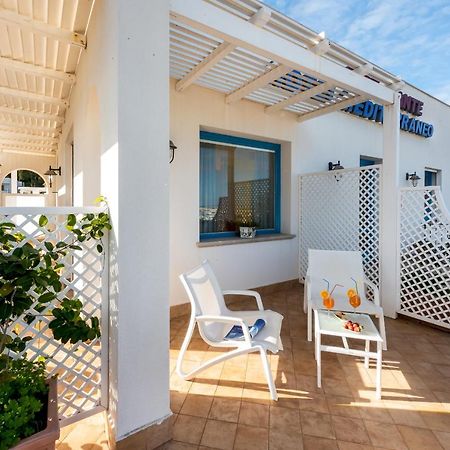Hotel Ristorante Mediterraneo Faro サン・ヴィート・ロ・カーポ エクステリア 写真