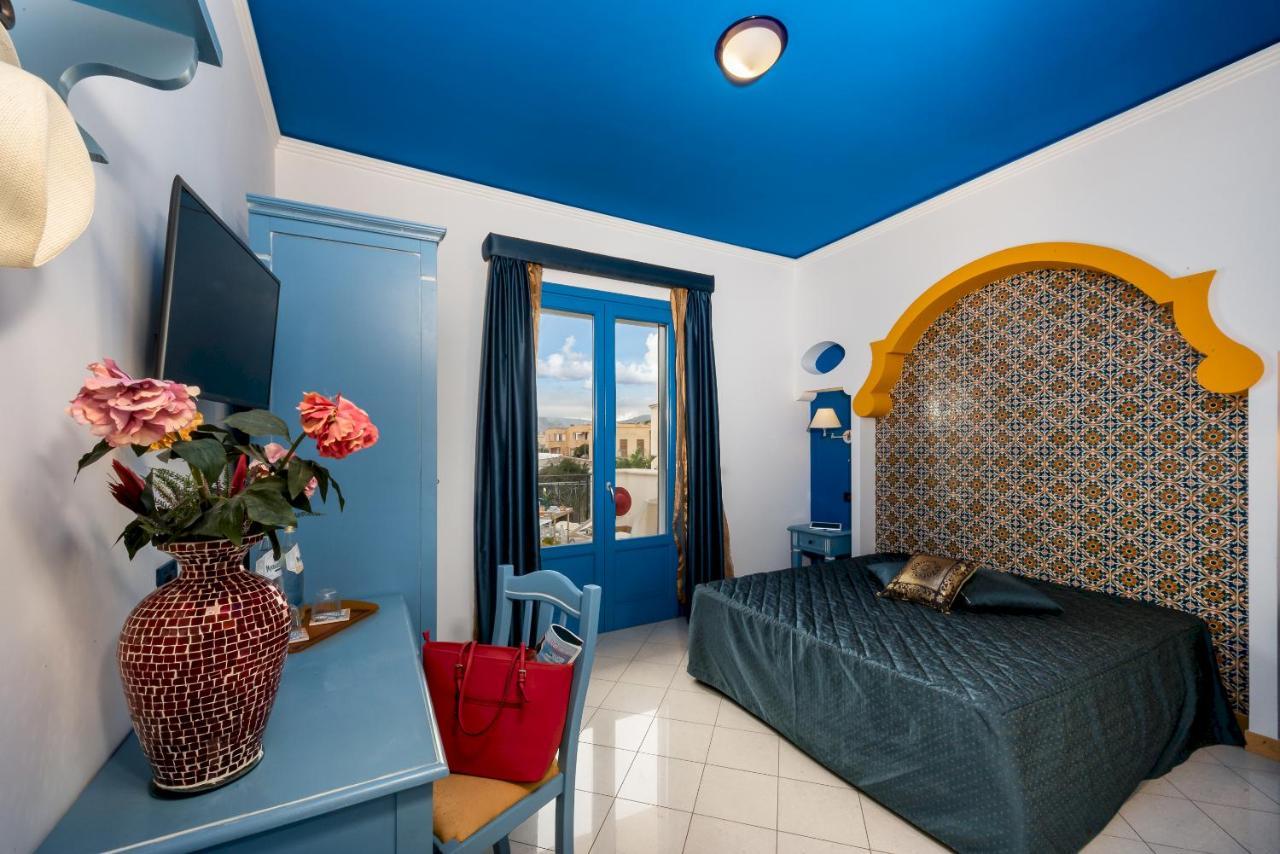 Hotel Ristorante Mediterraneo Faro サン・ヴィート・ロ・カーポ エクステリア 写真