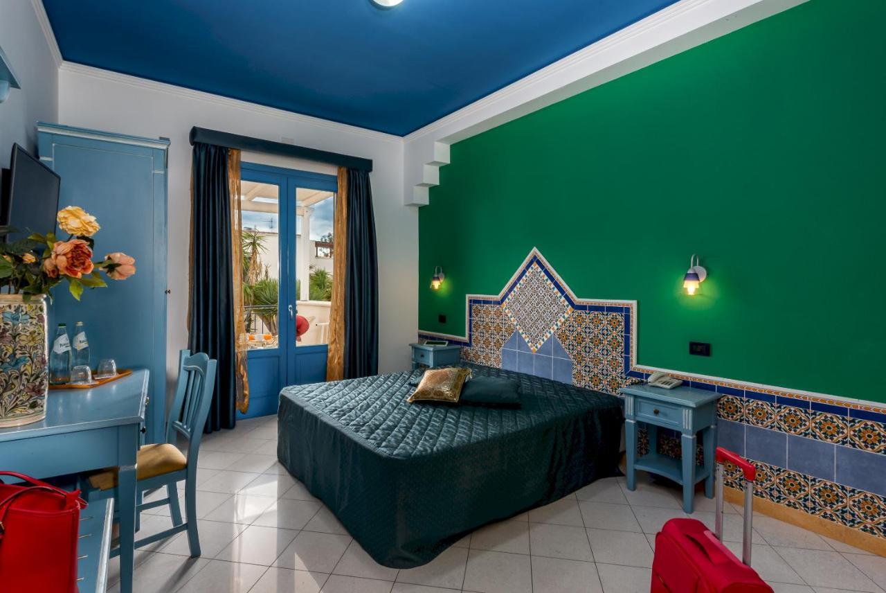 Hotel Ristorante Mediterraneo Faro サン・ヴィート・ロ・カーポ エクステリア 写真