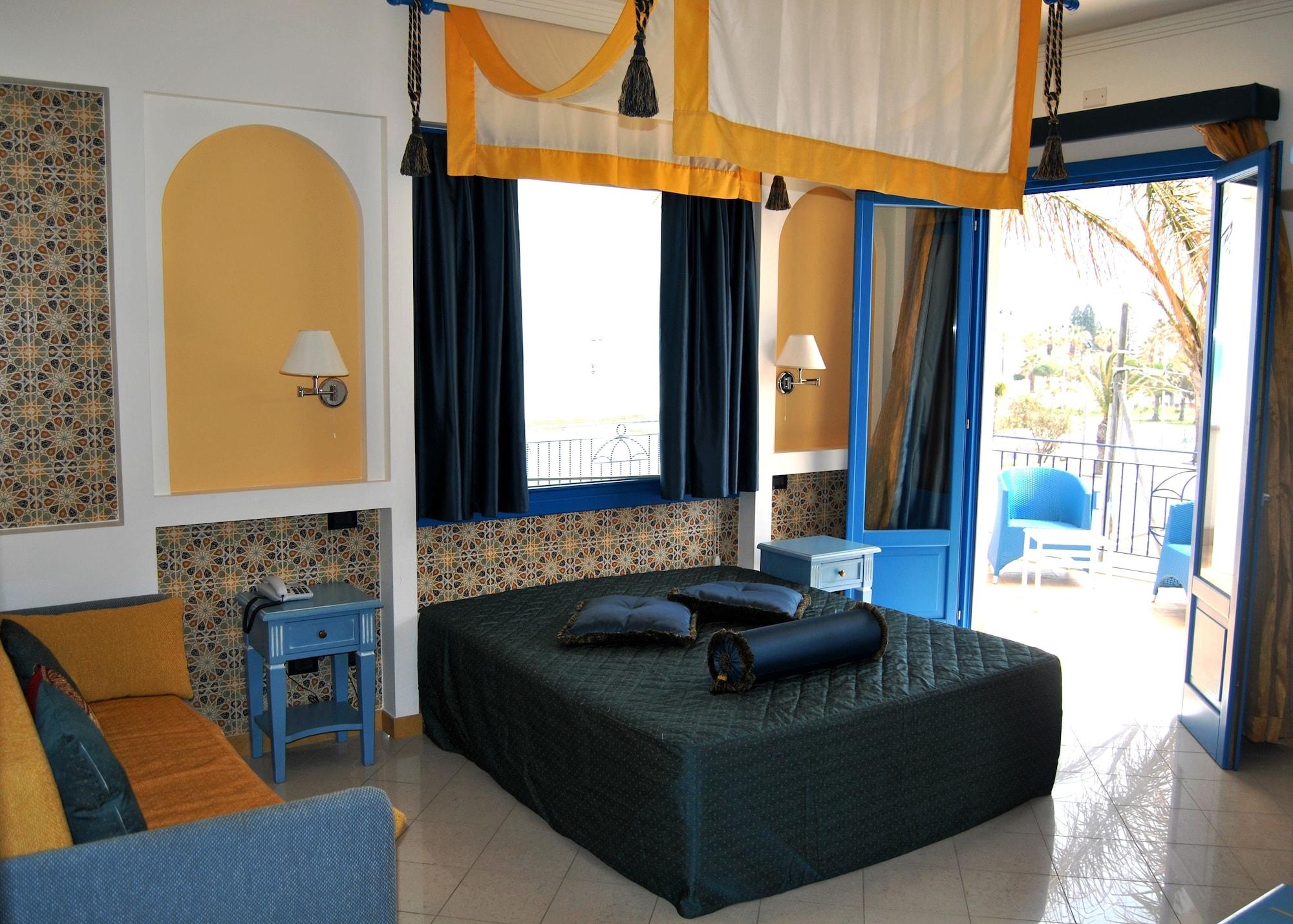 Hotel Ristorante Mediterraneo Faro サン・ヴィート・ロ・カーポ エクステリア 写真