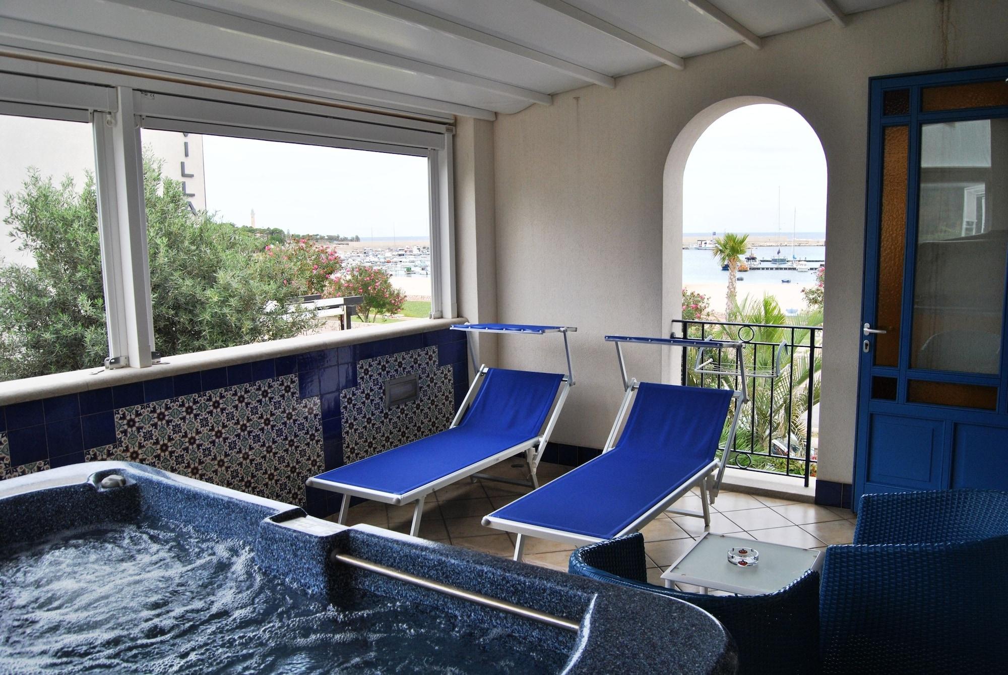 Hotel Ristorante Mediterraneo Faro サン・ヴィート・ロ・カーポ エクステリア 写真