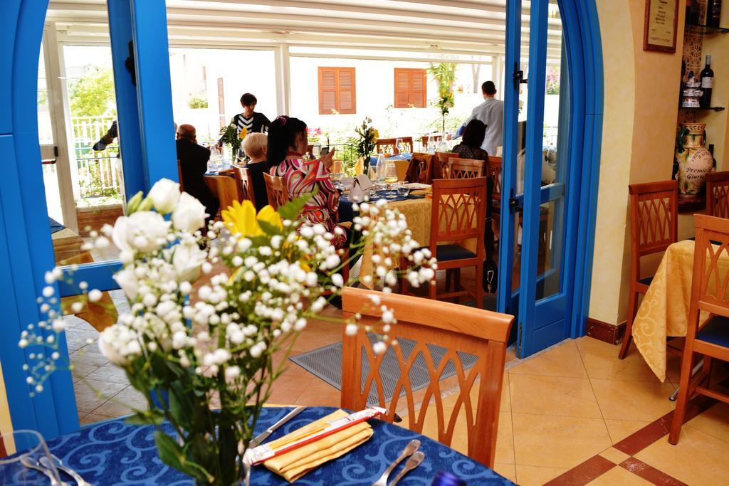Hotel Ristorante Mediterraneo Faro サン・ヴィート・ロ・カーポ エクステリア 写真