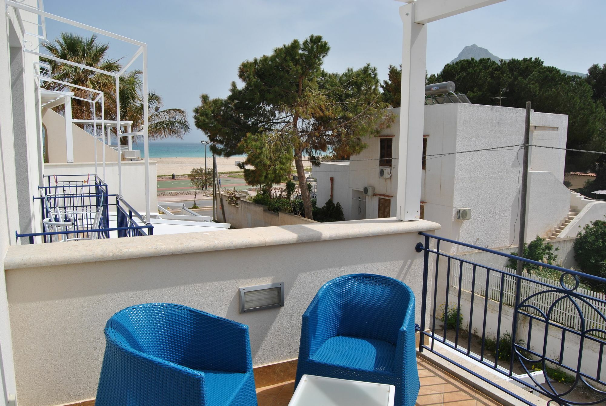 Hotel Ristorante Mediterraneo Faro サン・ヴィート・ロ・カーポ エクステリア 写真